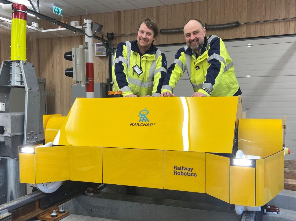 Jørgen and Kenneth in front of Railchap