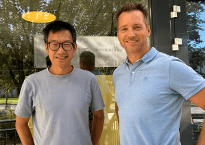 Angenovo gründer med KAM